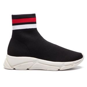 Black Steve Madden Bitten Sneakers Shoe Socks
Women Size 7.5